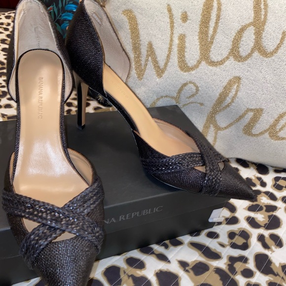 Stylish Textured Heel - Picture 2 of 3